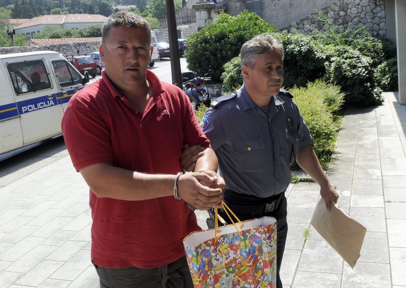 Ratni heroj osumnjičen za silovanje tinejdžerice