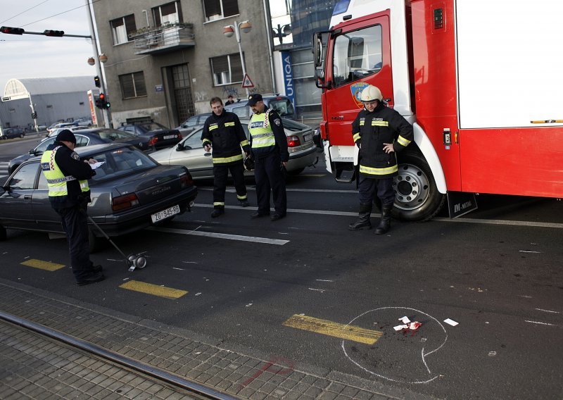 Automobil naletio na pješaka u Savskoj