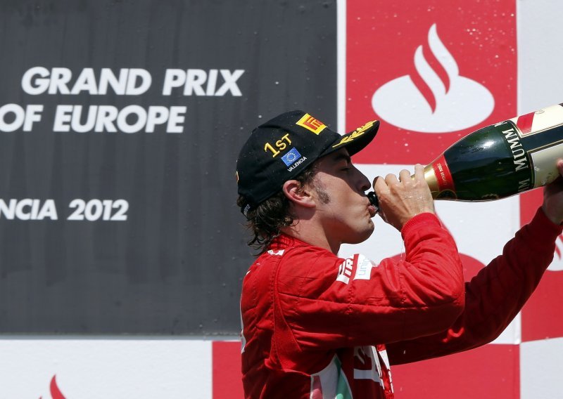 Alonso prvi dvostruki pobjednik sezone