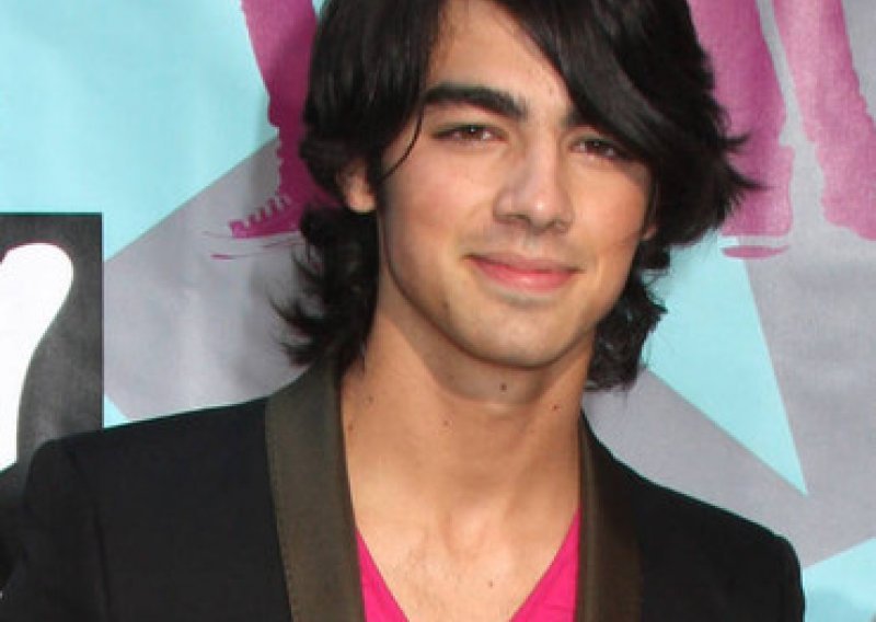 Joe Jonas glumi u romantičnoj komediji