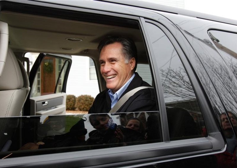 Hoće li autoindustrija oprostiti Romneyju?