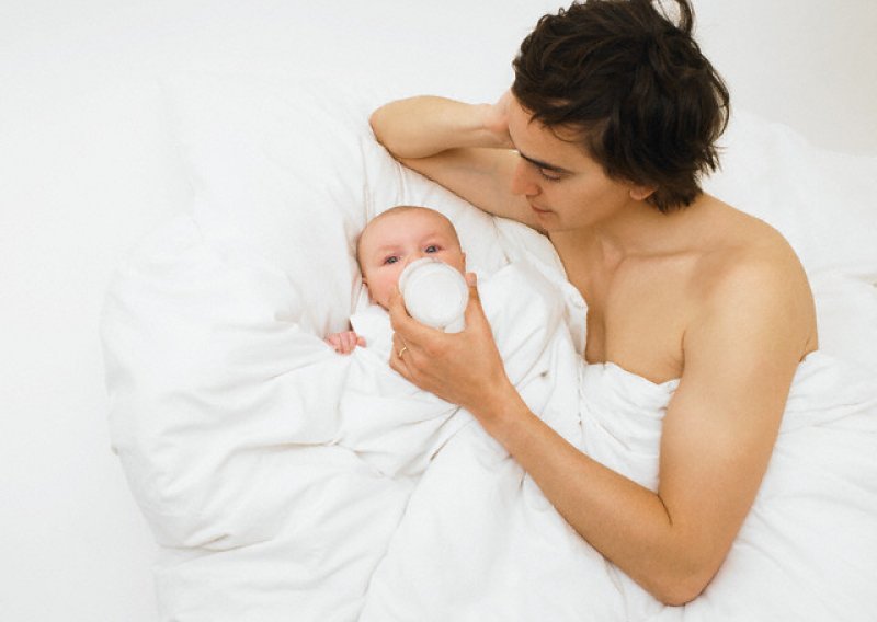 Hranjenje beba na bočicu uzrokuje pretilost