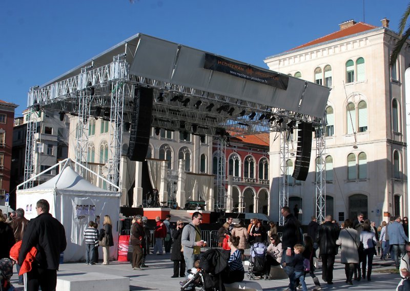 Split spreman za masovni doček na otvorenom