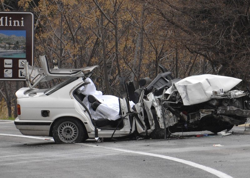 Vozač BMW-a nije imao vozačku!