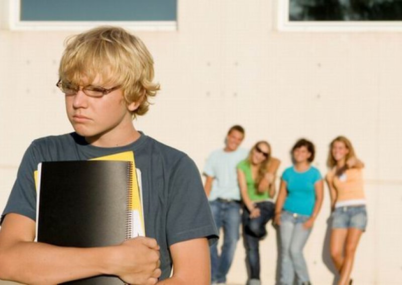 Tinejdžeri pribjegavaju nasilju kako bi bili društveno prihvaćeni