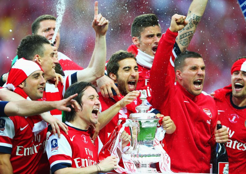 Arsenal se vratio 'iz mrtvih' i okončao sušu trofeja!