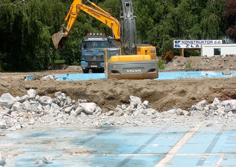 Ukradeni bageri voze se u Srbiju