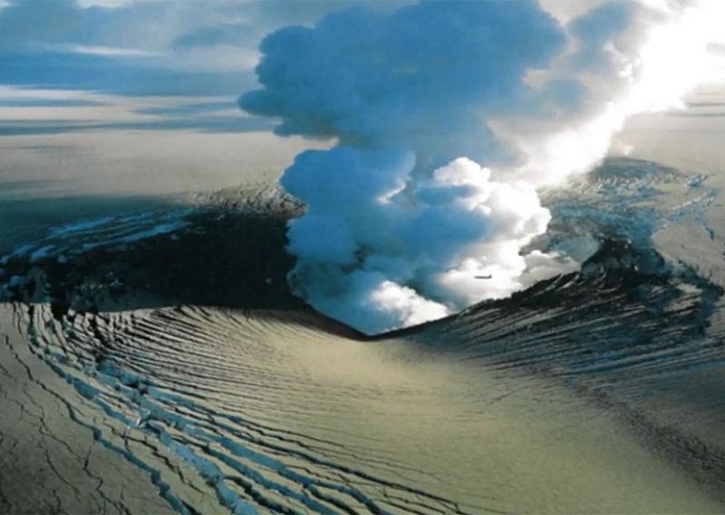 Buđenje vulkana na Islandu izazvalo uzbunu
