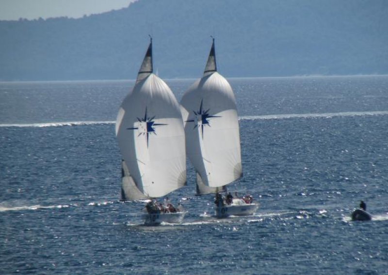 America's Cup 2013. u San Franciscu