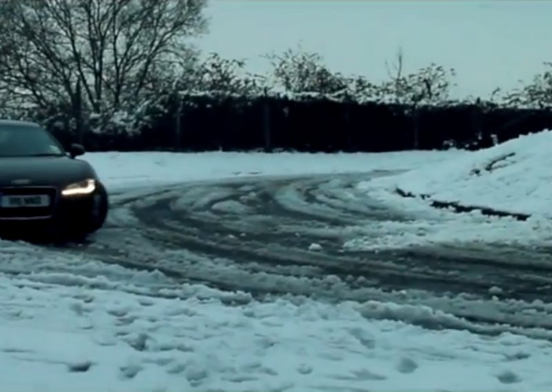 Audi R8 + snijeg + daska za bordanje = zabava?