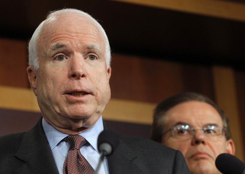 McCain Putinu: Platit ćeš za napad na našu demokraciju