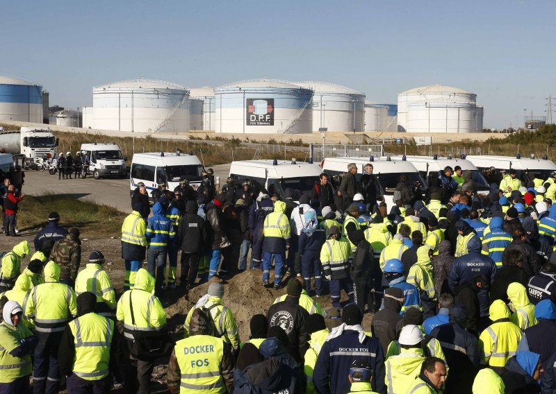 U Belgiji  blokirana dva naftna spremišta