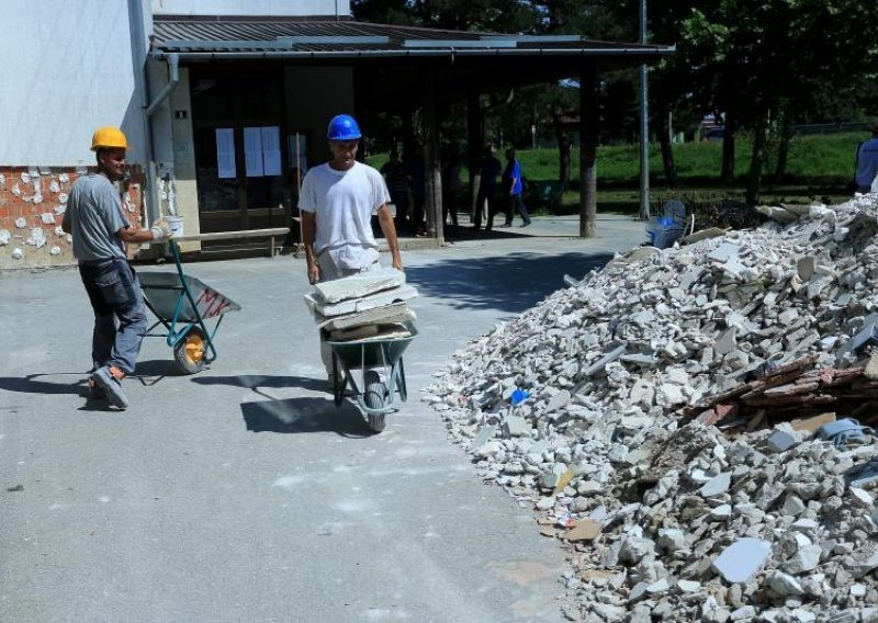 Osnovnoškolci iz Gunje sutra kreću u svoju obnovljenu školu