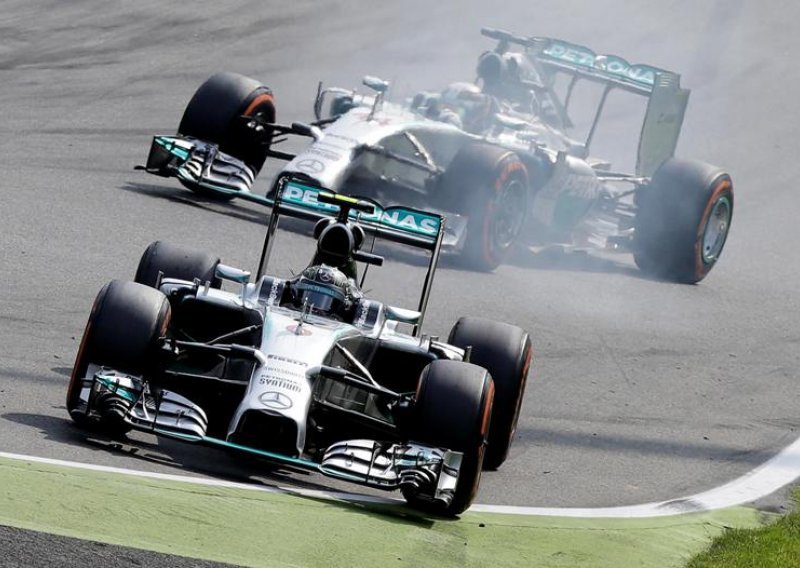 Rosberg očajan zbog onog što je napravio, Hamilton likuje!