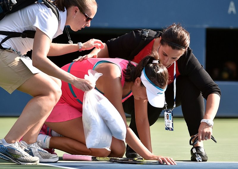 Žensko polufinale US Opena završilo u suzama!