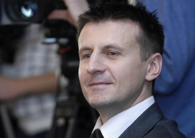 Vlada sutra smjenjuje direktora HEP-a Tomislava Šerića