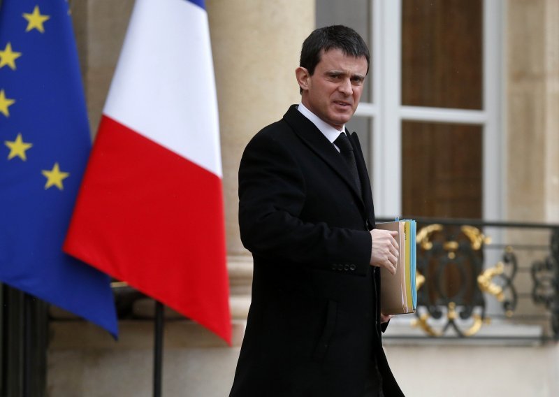Francuski premijer Manuel Valls podnio ostavku