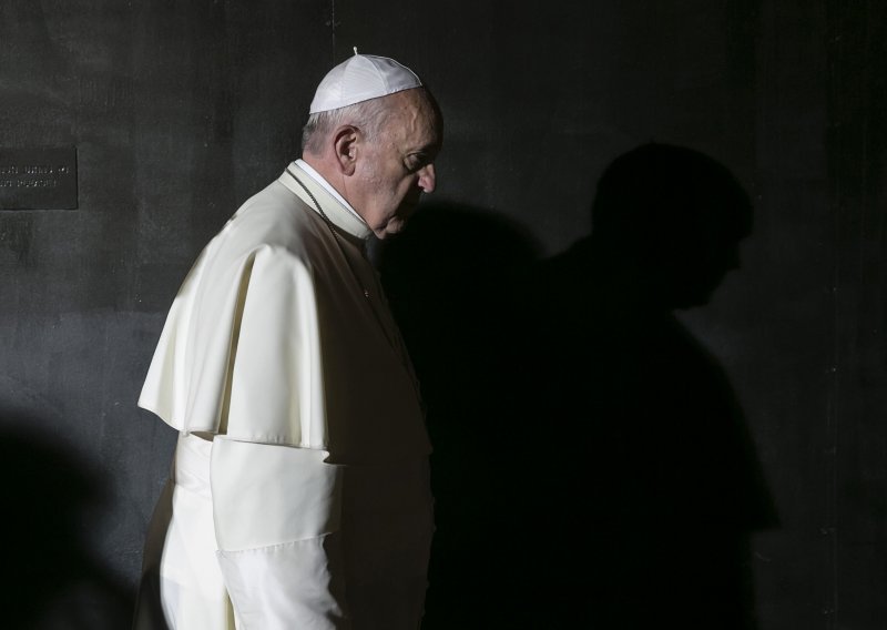 Papa Franjo spreman posjetiti zaraćeni Irak