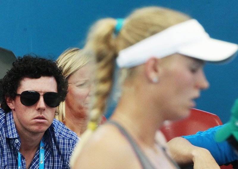 Lijepa Wozniacki demantirala zaruke na presici nakon poraza