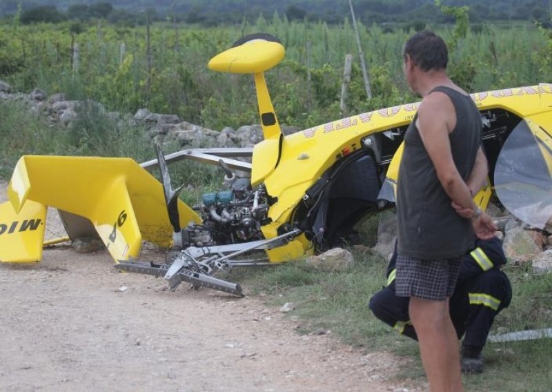 Dvoje ozlijeđenih u padu sportskog aviona na Hvaru