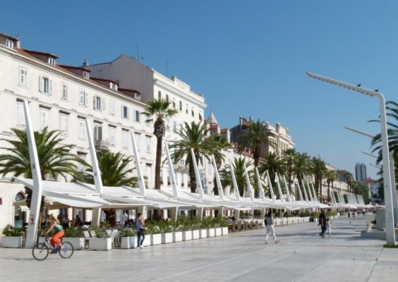 Zbog zamućene vode u Splitu i okolici udvostručena prodaja flaširane vode