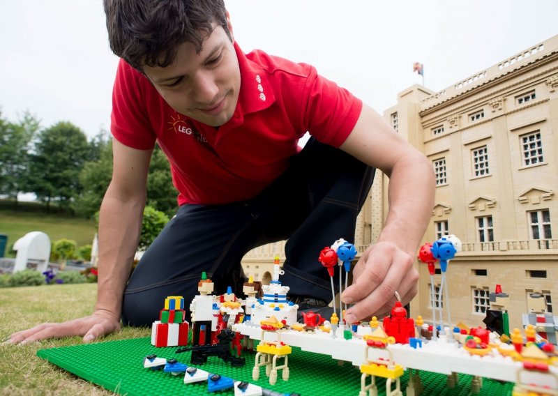 Lego izradio malog princa Georgea za prvi rođendan