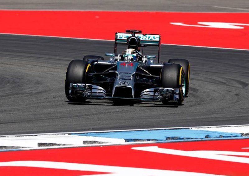 Hamilton najbrži, Ricciardo blizu Mercedesu