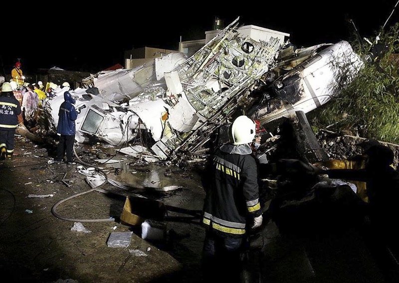 Srušio se avion TransAsia Airwaysa, najmanje 51 poginuli