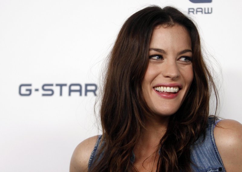 Liv Tyler isfurala prslučić i tregere