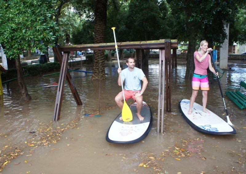 Surferi s Vanka Regula jači od oluje!