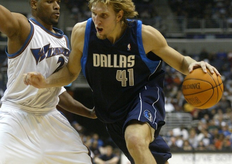 Dirk Nowitzki produljio s Dallas Mavericksima