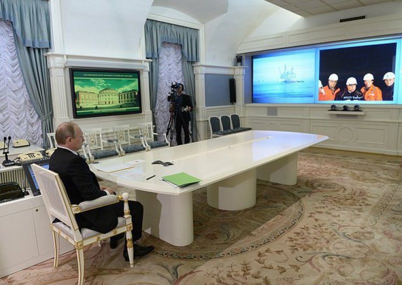 Putinov ured kao iz filma o Jamesu Bondu
