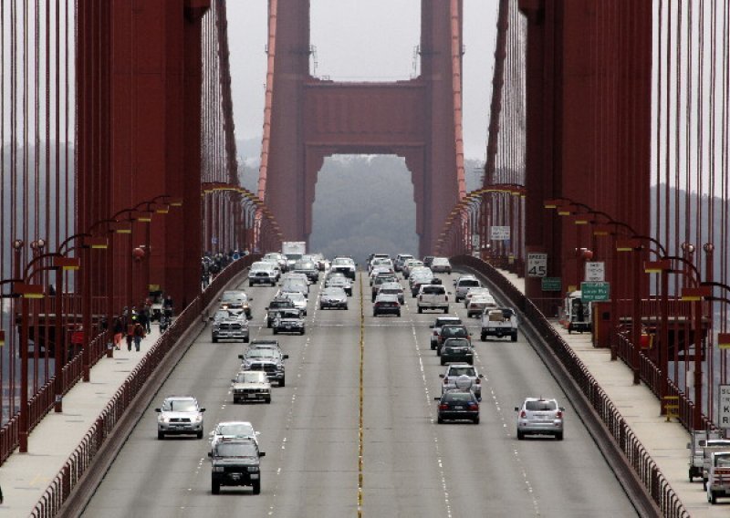 Golden Gate Bridge dobit će mrežu protiv samoubojica