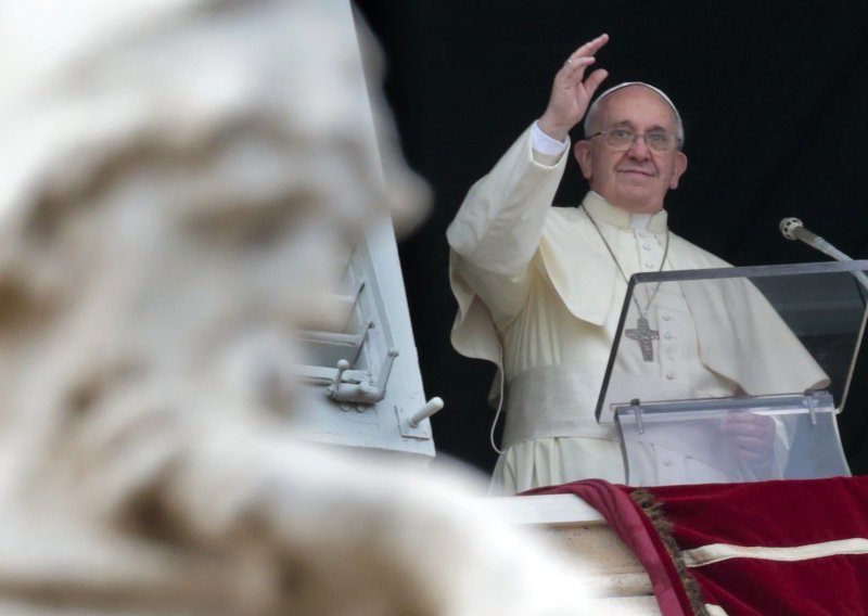 Vatikan se uzbudio zbog Papine izjave o gayevima