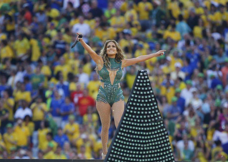 Vatrena J.Lo tisuće navijača bacila u delirij