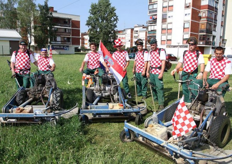 Svi na posao stigli u navijačkim majicama