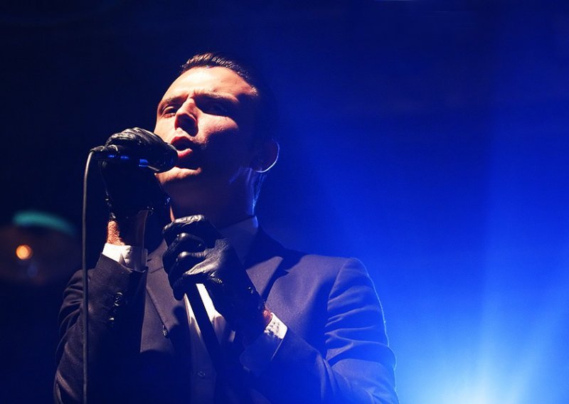 Hurts uz Suede na glavnoj pozornici Exit Festivala