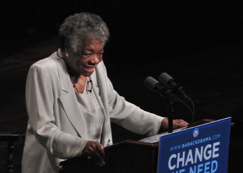 Preminula Maya Angelou
