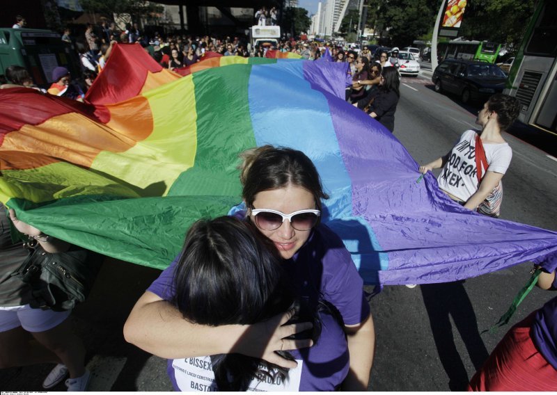 Ugledni biskup podržao gay brakove