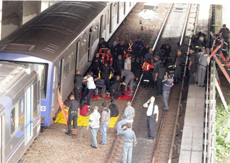 Sudar vlakova u metrou, 170 ozlijeđenih