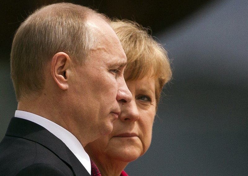 Putinu razgovori s Merkel 'zlata vrijedni'