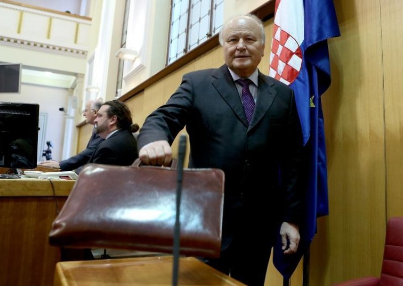 Hrvatska se zadužuje za 1,5 milijardi eura