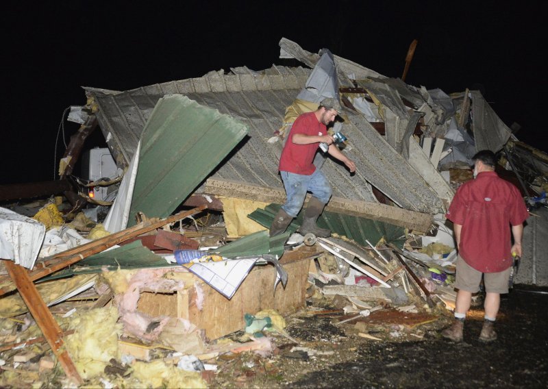 Najmanje 18 mrtvih u tornadima u SAD-u