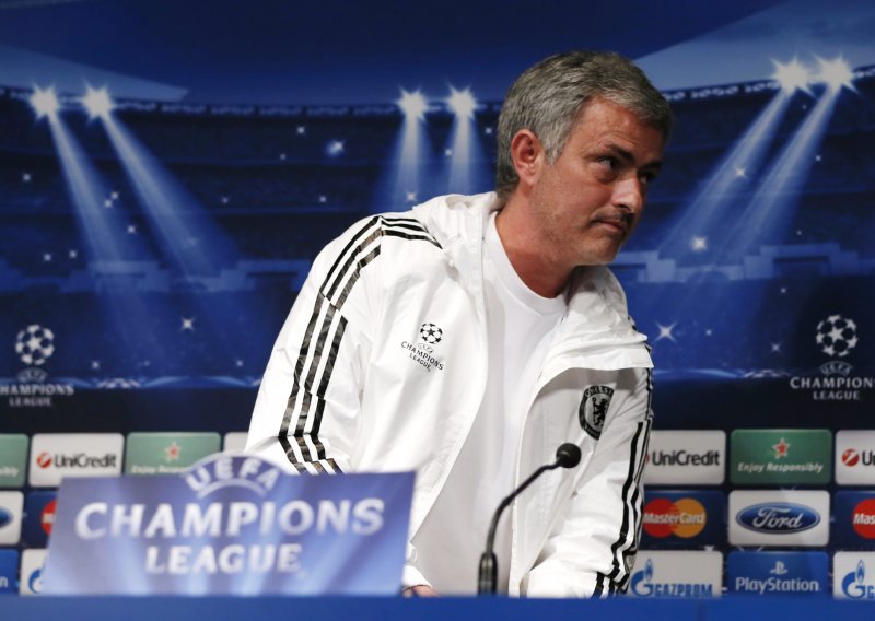 Mourinho kuka za napadačem i daje ulogu favorita Parižanima