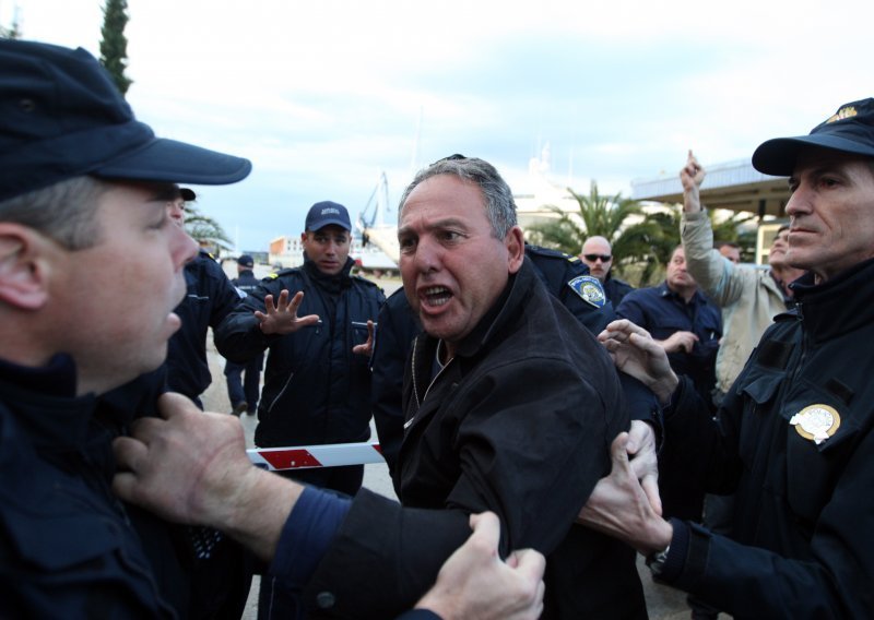 Policija i zaštitari opet zaustavili radnike škvera