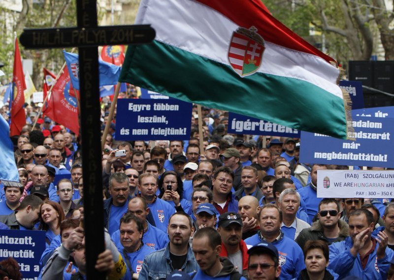 Prosvjedi mađarske vojske, policije protiv štednje