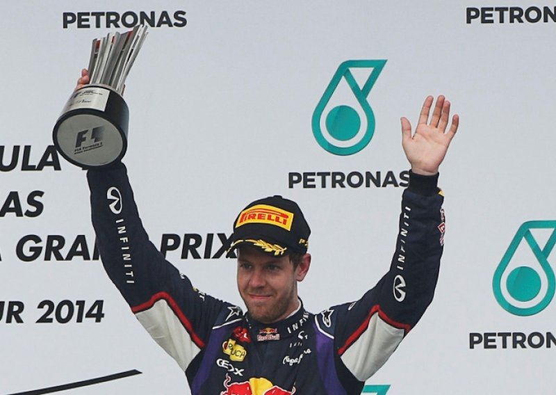 Red Bull brani Vettelove psovke, čelnici FIA-e bijesni!