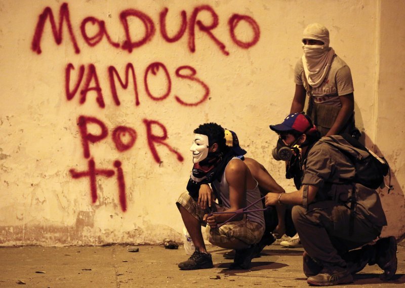 Novi sukobi policije i prosvjednika u Caracasu
