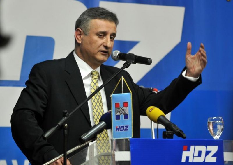 Karamarko je u SOA-i ljude zapošljavao na jedan dan?