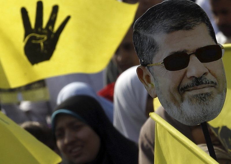 Suđenje Mursiju odgođeno za siječanj